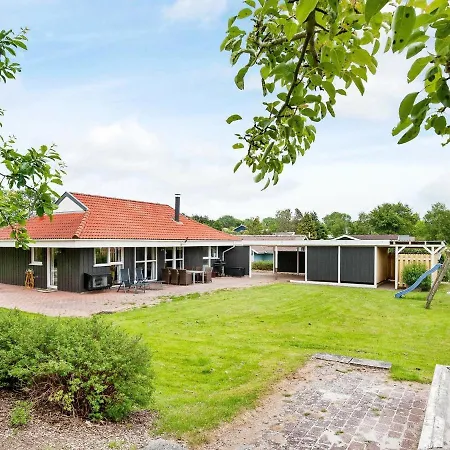 8 Person Holiday In Feriehus