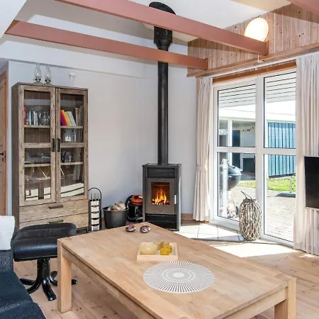 8 Person Holiday In