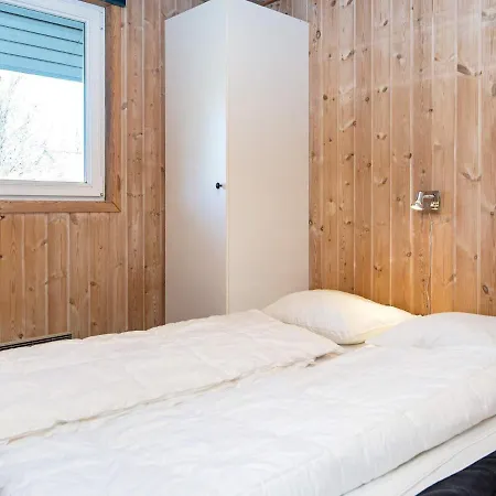 8 Person Holiday In *