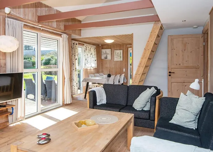 8 Person Holiday In Dom wakacyjny Hejls