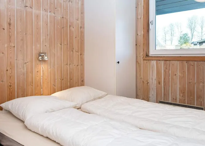 8 Person Holiday In Dom wakacyjny Hejls